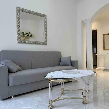 Casa Eleonora: A 5 Min Dal Mare + Free Parking Lägenhet Ventimiglia Exteriör bild