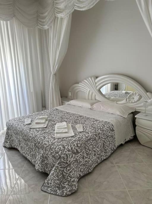 Casa Eleonora: A 5 Min Dal Mare + Free Parking Lägenhet Ventimiglia Exteriör bild
