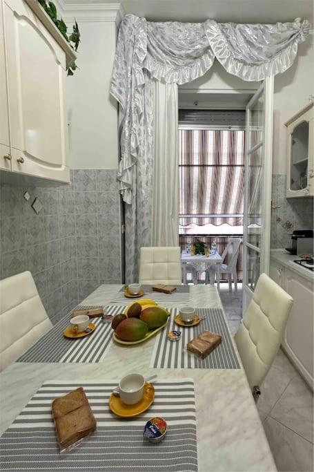 Casa Eleonora: A 5 Min Dal Mare + Free Parking Lägenhet Ventimiglia Exteriör bild