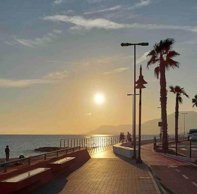 Casa Eleonora: A 5 Min Dal Mare + Free Parking Lägenhet Ventimiglia Exteriör bild