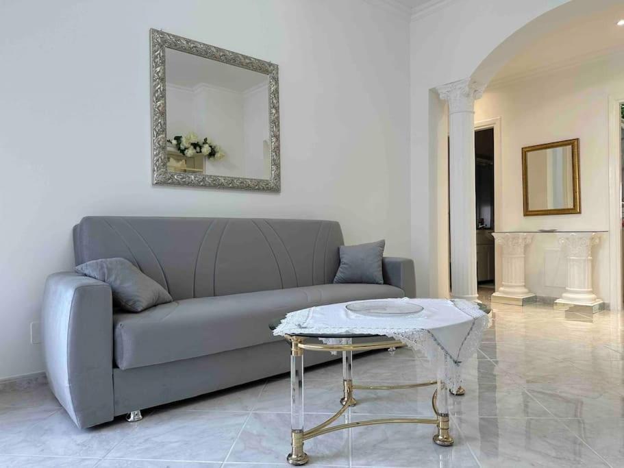 Casa Eleonora: A 5 Min Dal Mare + Free Parking Lägenhet Ventimiglia Exteriör bild